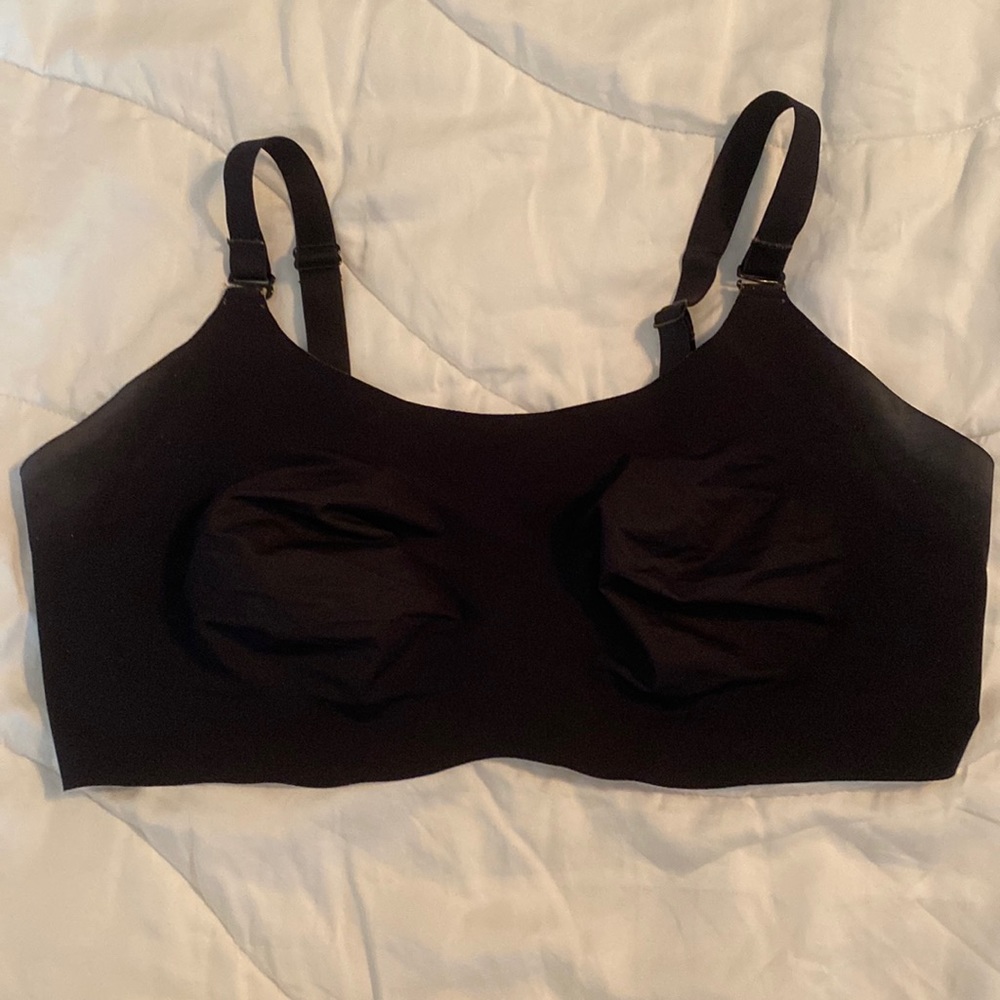 Knix bra Evolution Size 7 EUC wireless bra reversible black nude 36DD/E-38DD/E